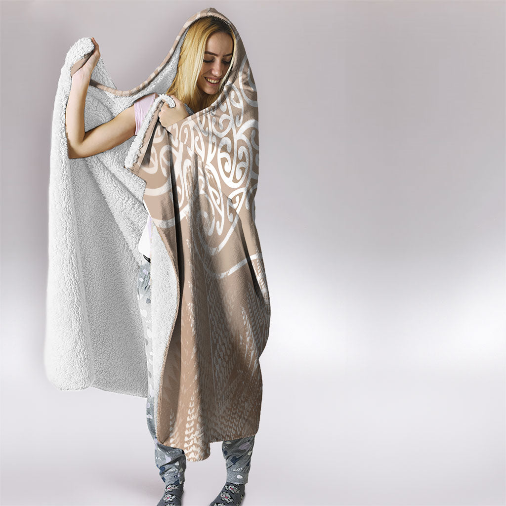 Aotearoa Maori Koru Curves Hooded Blanket Silver Ferns - Mocha