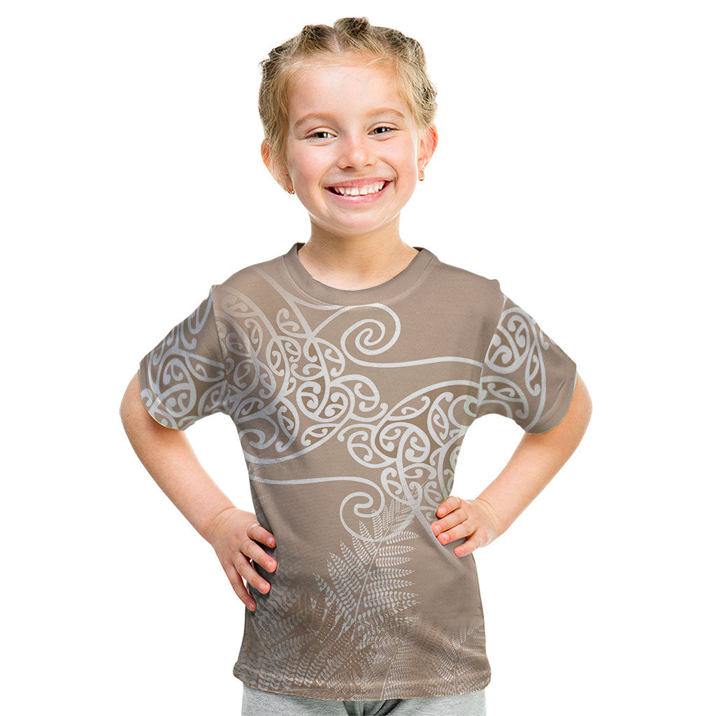 Aotearoa Maori Koru Curves Kid T Shirt Silver Ferns - Mocha