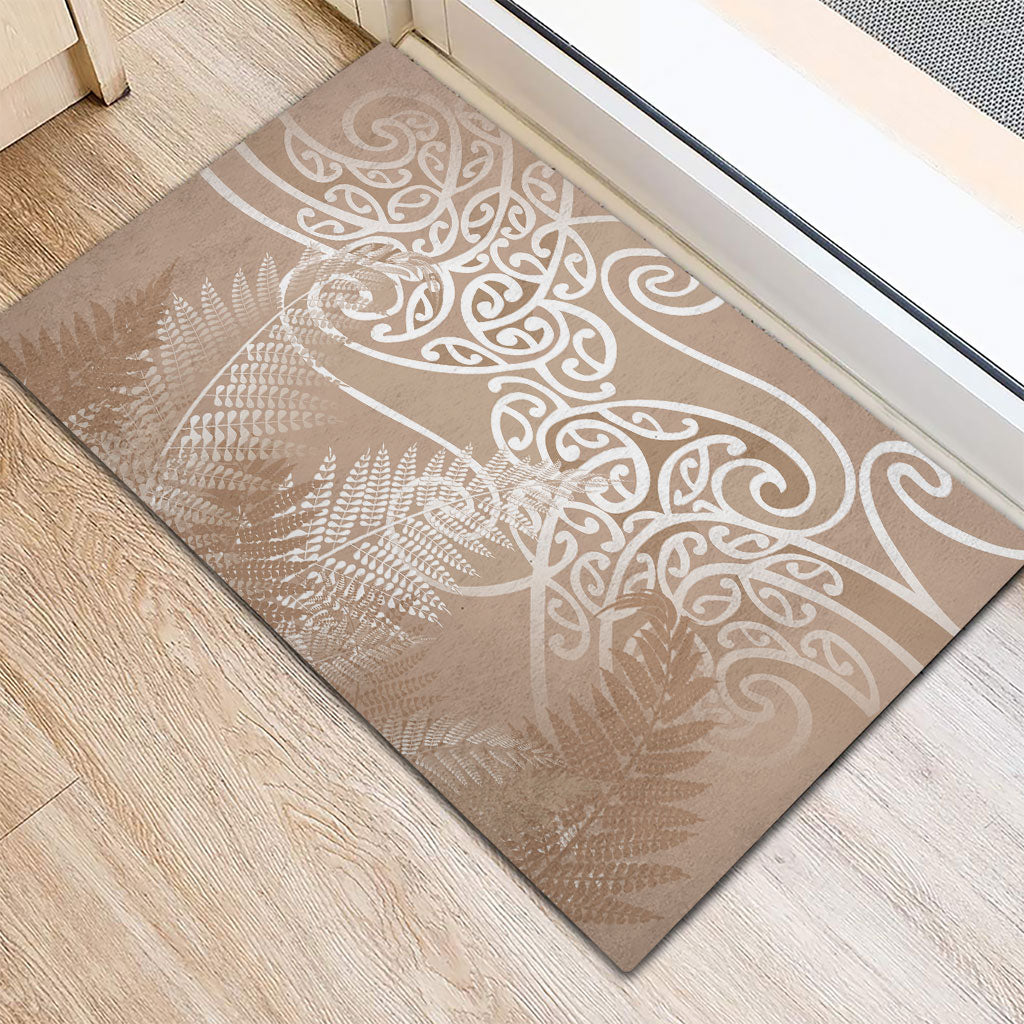 Aotearoa Maori Koru Curves Rubber Doormat Silver Ferns - Mocha