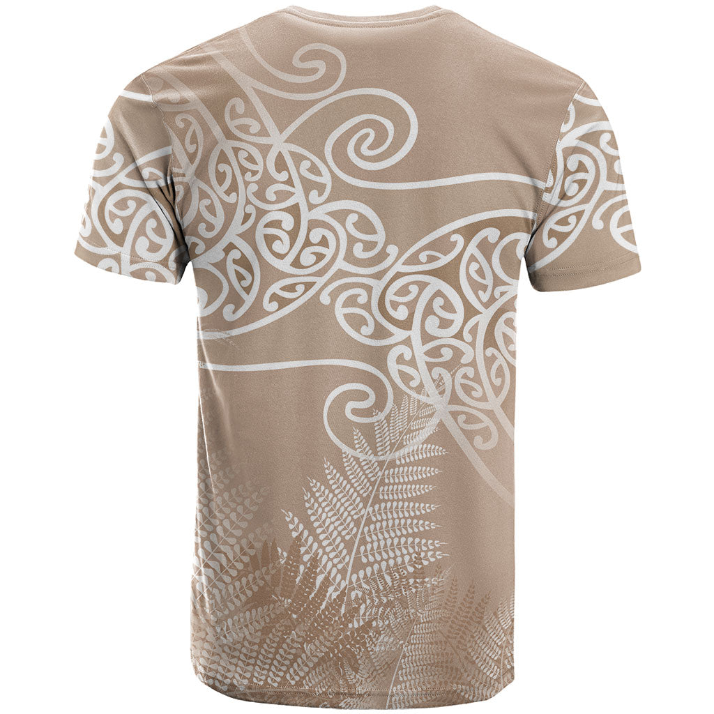 Aotearoa Maori Koru Curves T Shirt Silver Ferns - Mocha