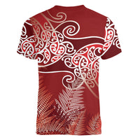 Aotearoa Maori Koru Curves Women V-Neck T-Shirt Silver Ferns - Crimson Red