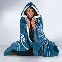 Aotearoa Maori Koru Curves Hooded Blanket Silver Ferns - Navy Blue