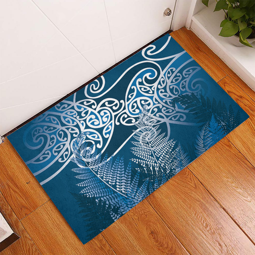 Aotearoa Maori Koru Curves Rubber Doormat Silver Ferns - Navy Blue