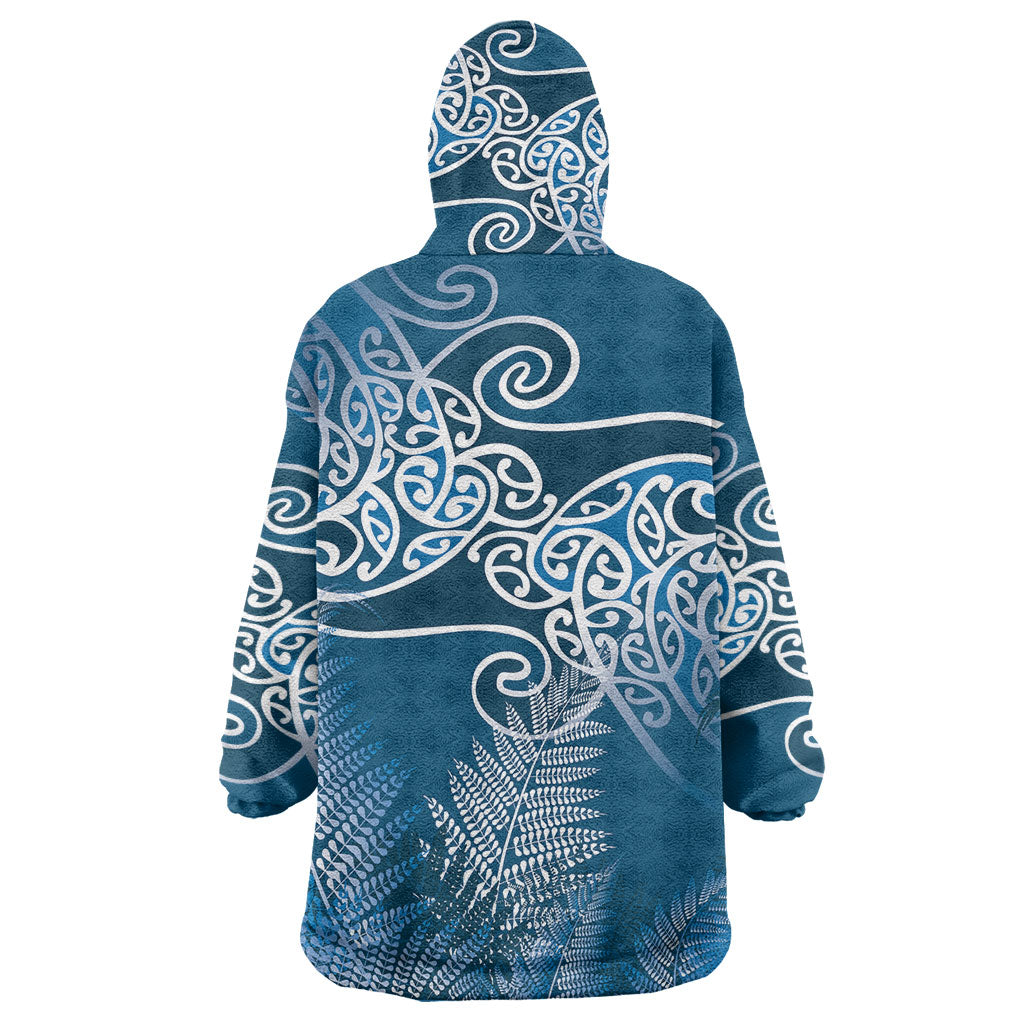 Aotearoa Maori Koru Curves Wearable Blanket Hoodie Silver Ferns - Navy Blue