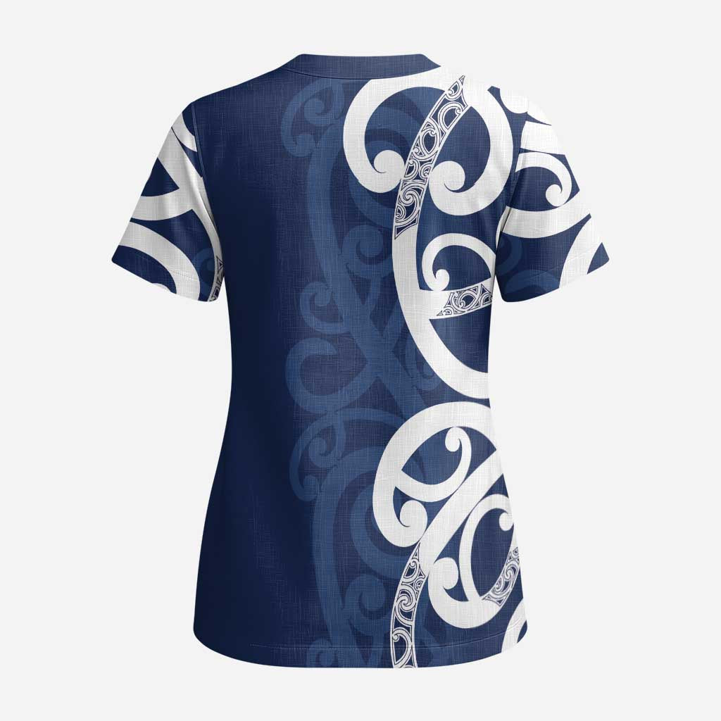 New Zealand Maori Mo Bros Scrub Top Blue Ribbon With Koru Kowhaiwhai - Polynesian Pride
