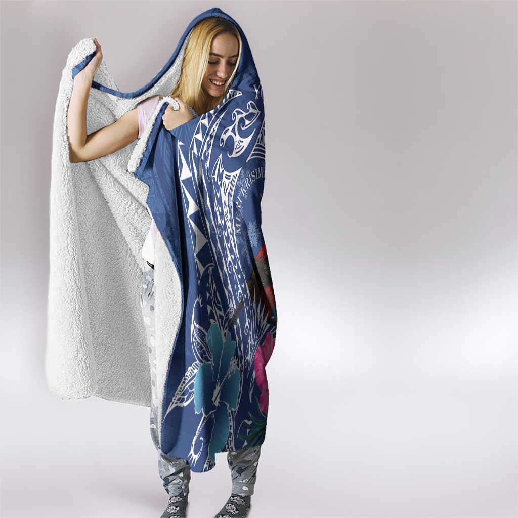 Personalized Samoa Christmas Hooded Blanket Cardinal Honeyeater Mix Siapo