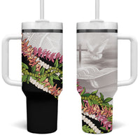 Hawaii Mokihana Mix Pikake Leis Mahalo 'Olelo Tumbler With Handle White Tapa LT7 One Size: 40 oz White - Polynesian Pride