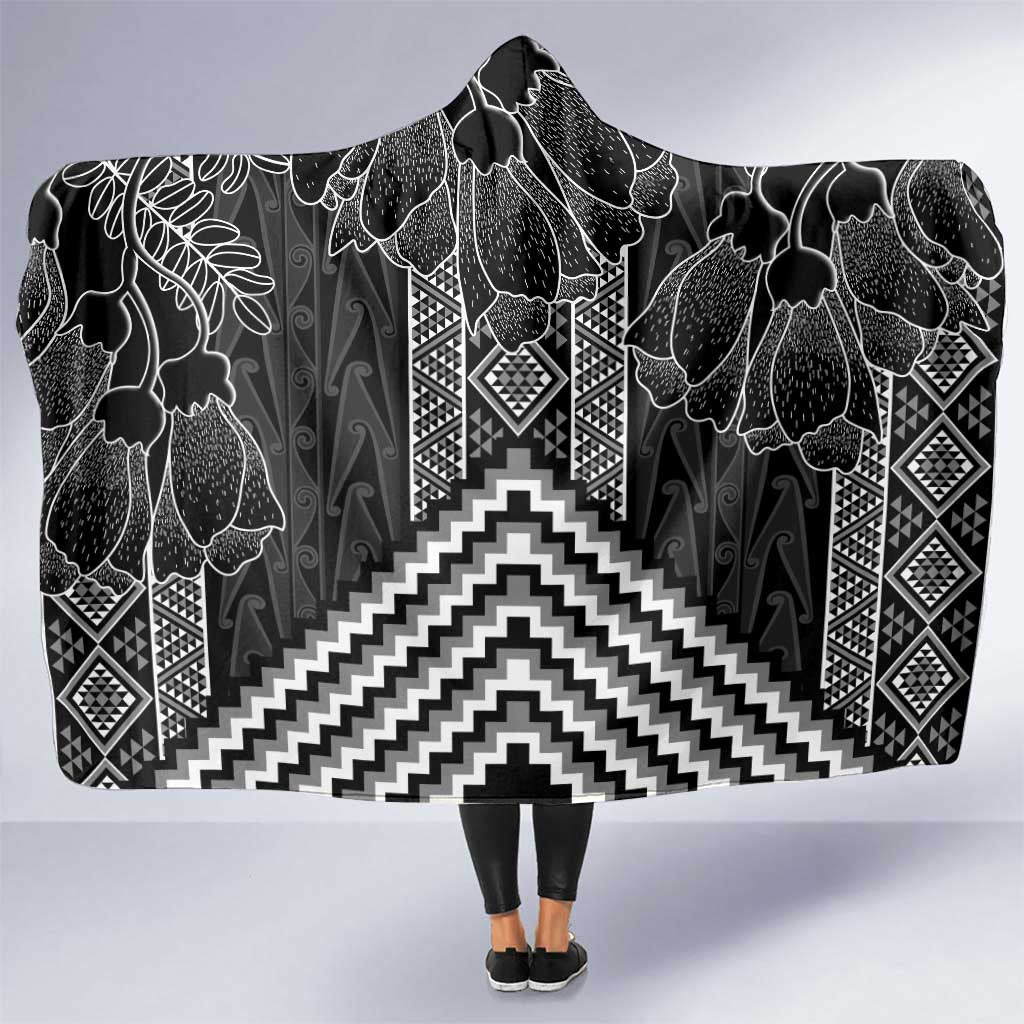 Aotearoa Taniko Pattern Hooded Blanket Poutama Mix Kowhai Flowers LT7 One Size Grey - Polynesian Pride