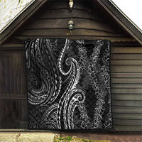 Polynesia Plumeria Lei Quilt Black Curves Motif