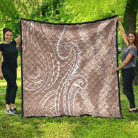 Polynesia Plumeria Lei Quilt Beige Curves Motif