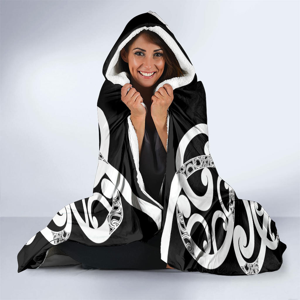New Zealand WC2026 Black Hooded Blanket Silver Fern LT7 - Polynesian Pride
