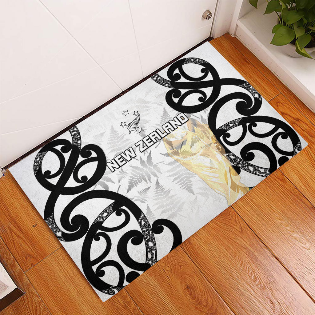 New Zealand WC2026 White Rubber Doormat Silver Fern LT7 - Polynesian Pride