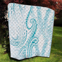 Polynesia Plumeria Lei Quilt White Turquoise Curves Motif