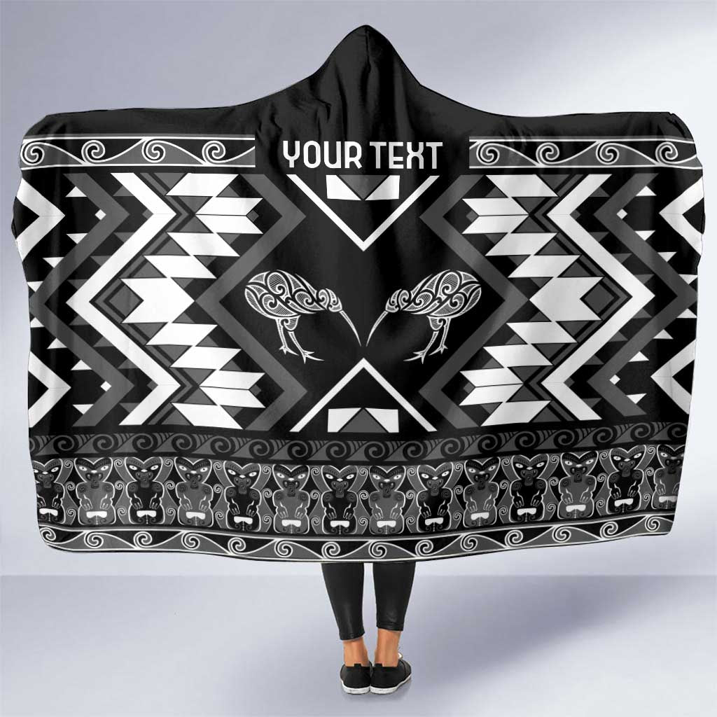 Personalised Taniko Motifs Aotearoa Hooded Blanket Waitangi Kowhaiwhai Kiwi - Monochrome LT7 One Size Grey - Polynesian Pride