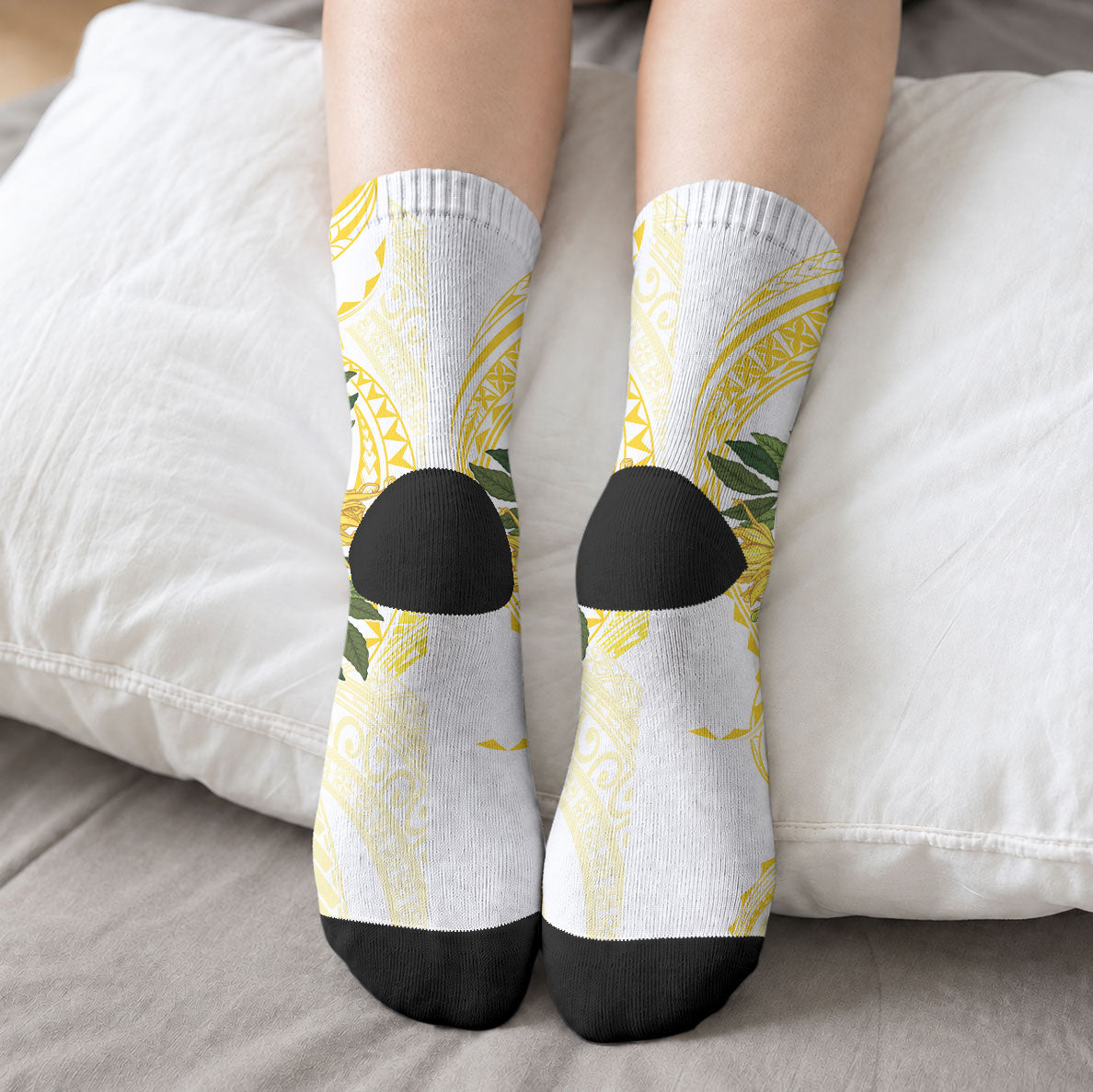 Samoa Moso'oi Flowers Tatau Crew Socks Festive Golden White LT7 - Polynesian Pride