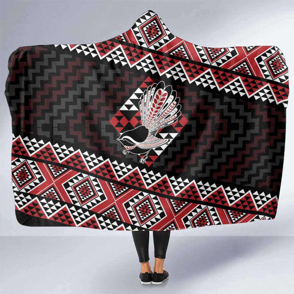Taniko Aotearoa Hooded Blanket Poutama Mix Piwakawaka LT7 One Size Red - Polynesian Pride