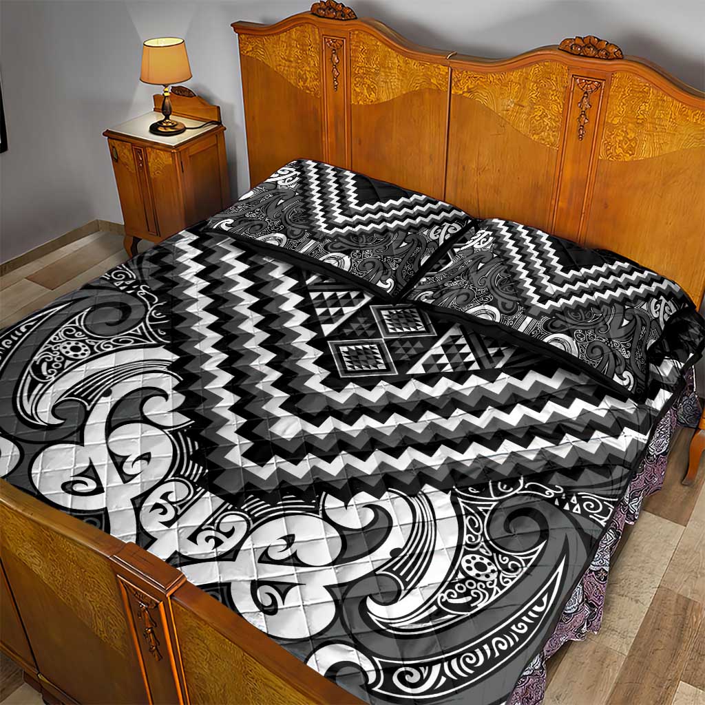Maori Tukutuku Taniko Motifs Quilt Bed Set Black Poutama Mix Kowhaiwhai