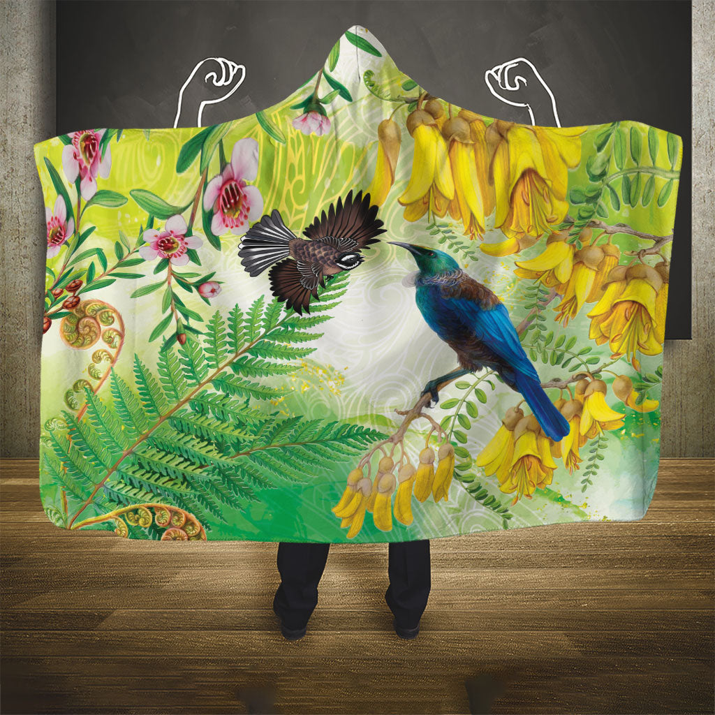 New Zealand Maori Mahuru Hooded Blanket Tui With Pikawakawa Spring Colors LT7 - Polynesian Pride