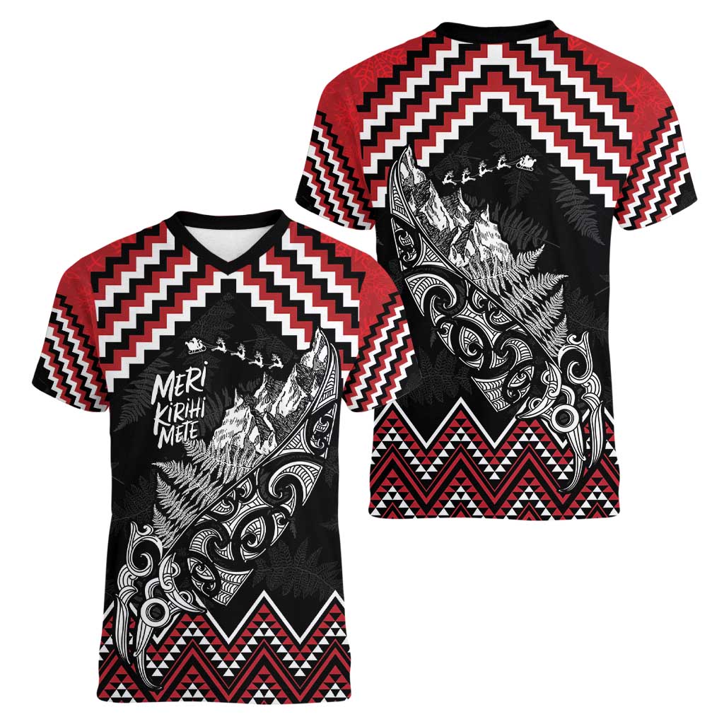 New Zealand Christmas Taniko Poutama Women V-Neck T-Shirt Mountainscape Maori Fern - Polynesian Pride