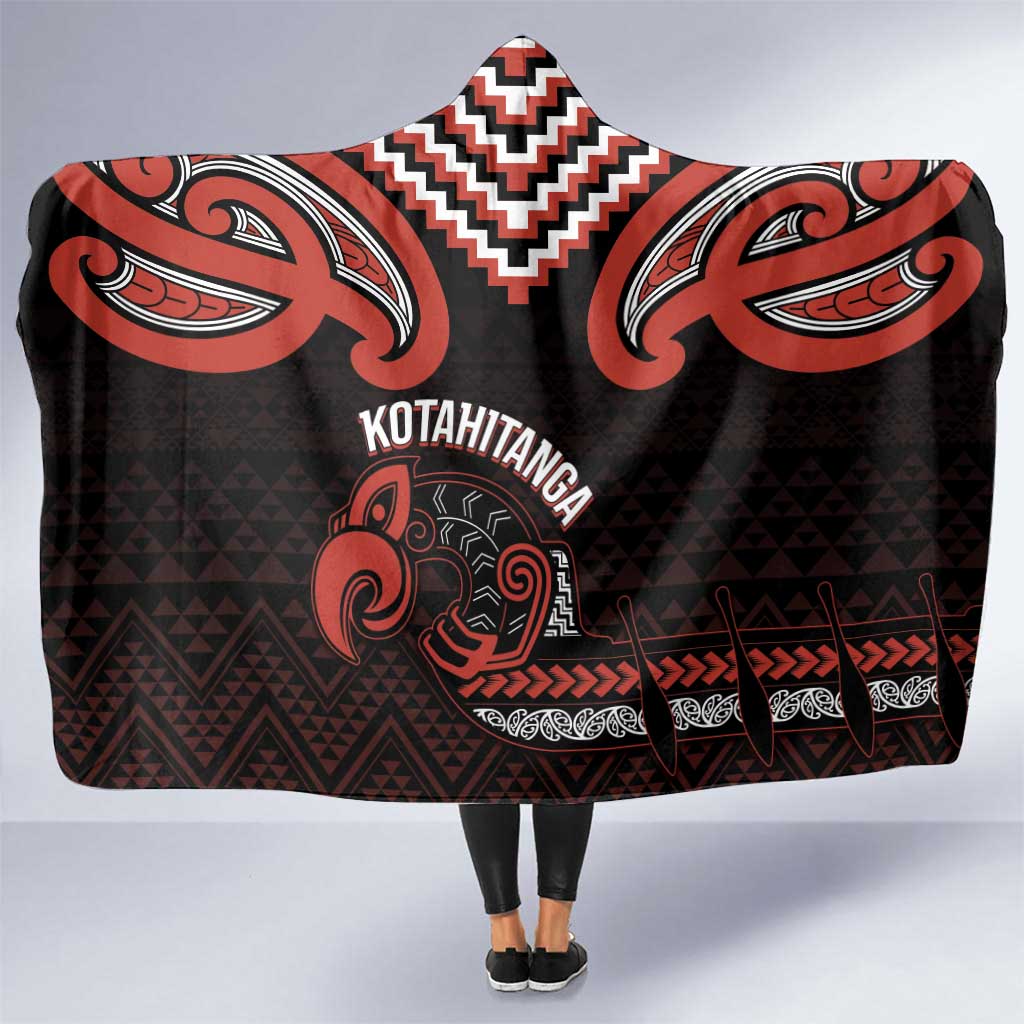 Maori Waitangi Hooded Blanket Kotahitanga Poutama Mix Whakairo LT7 One Size Black - Polynesian Pride