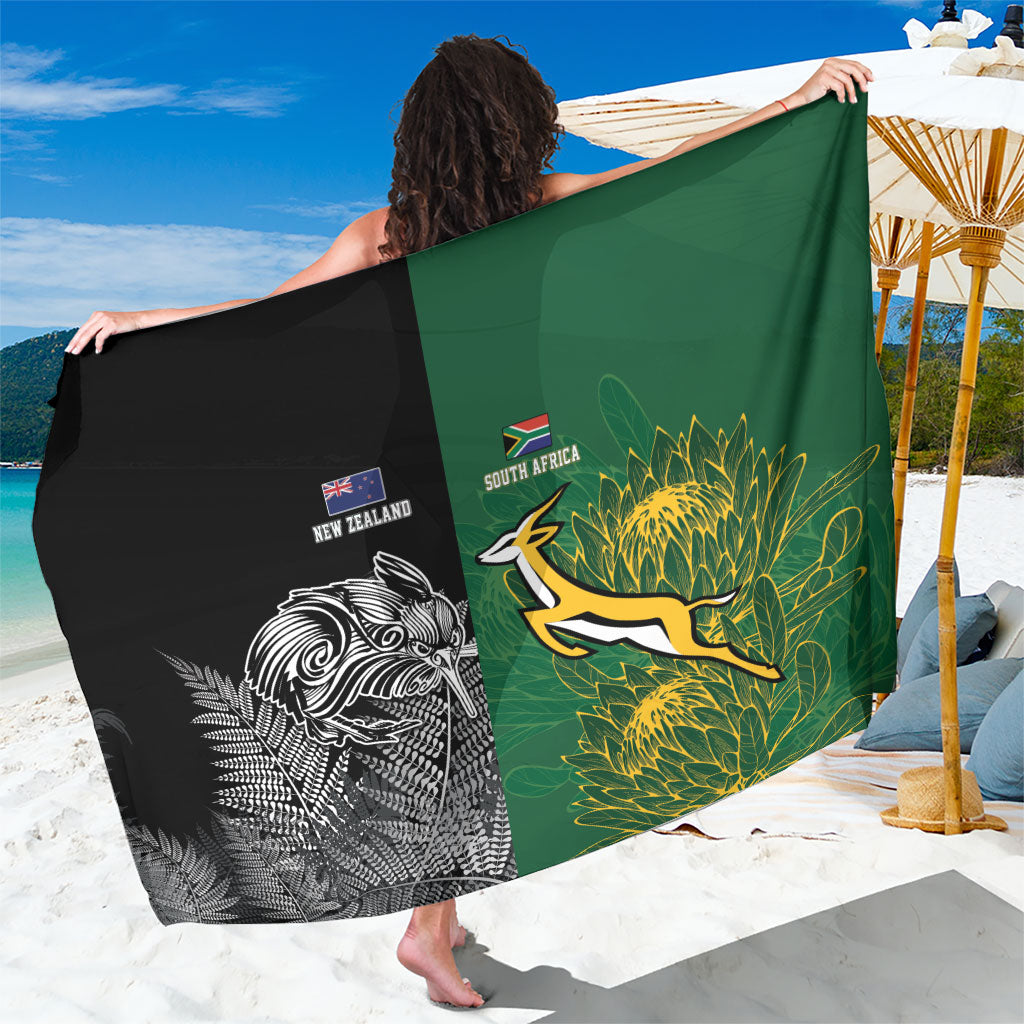 New Zealand - South Africa Greatest Rivals Rugby Sarong Kiwi Vs Bokke LT7 One Size 44 x 66 inches Multicolor - Polynesian Pride