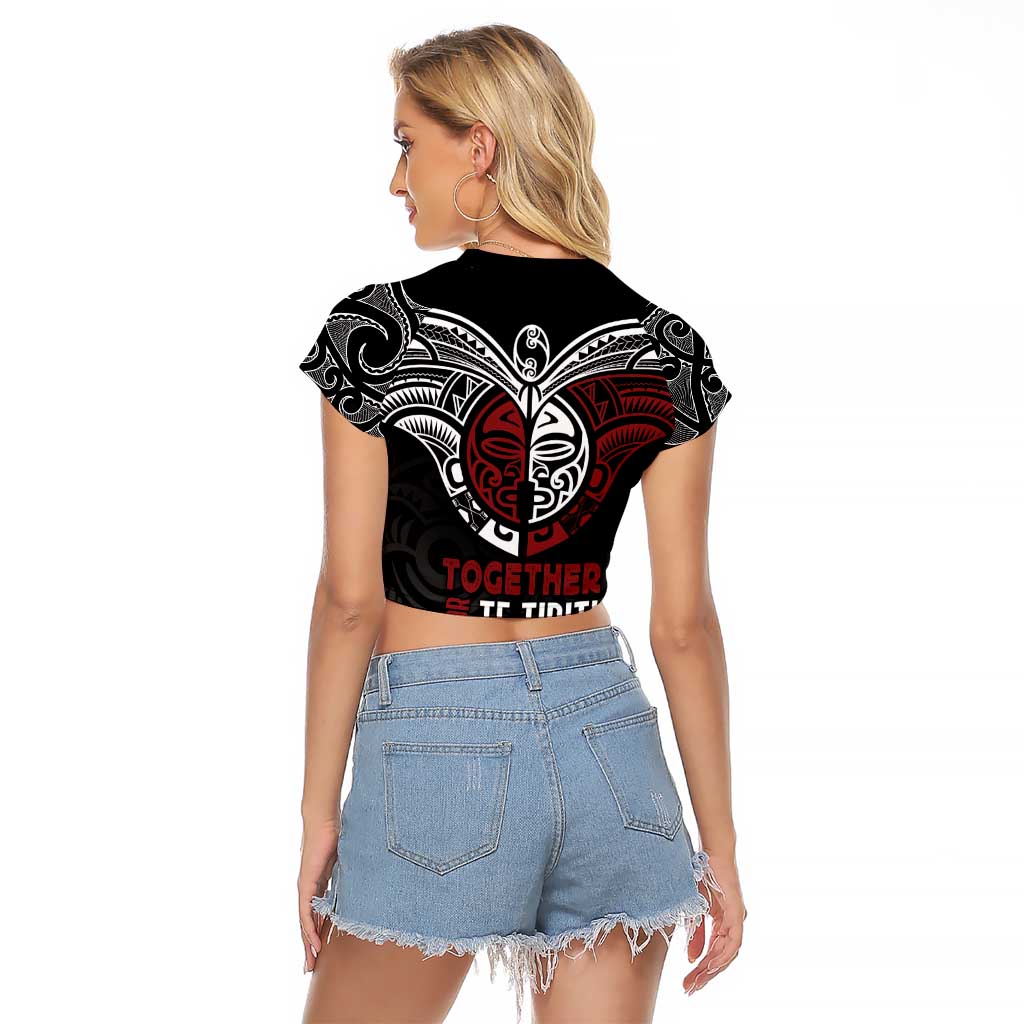 Maori Hongi Toitu Te Tiriti Raglan Cropped T Shirt Tangata Tiriti Stand With Tangata Whenua