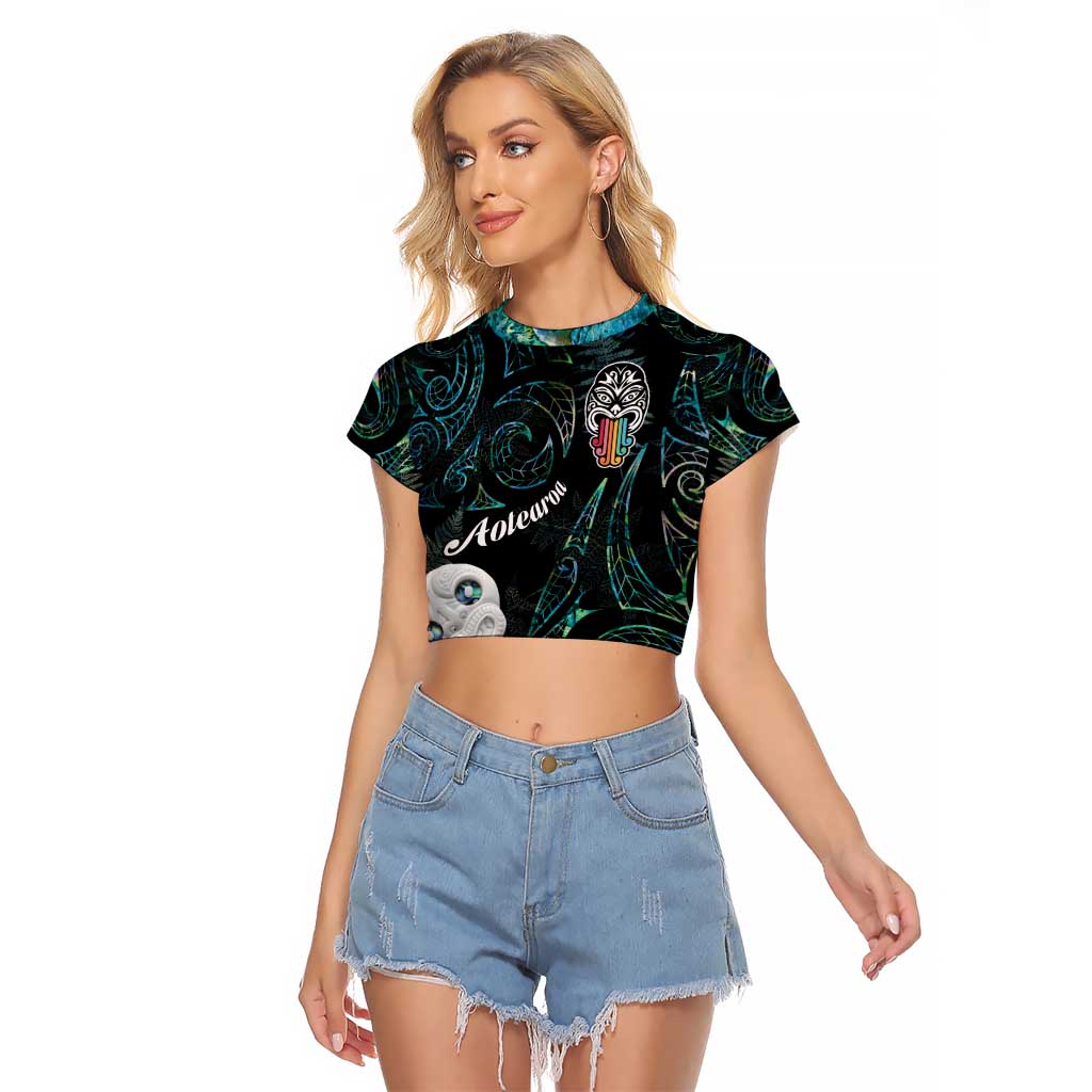 Kia Hara Te reo Maori Raglan Cropped T Shirt Manaia Moko Mix Paua Shell