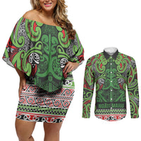 Aotearoa Iwi Ngati Maru Hauraki Couples Matching Off Shoulder Short Dress and Long Sleeve Button Shirt Maori Wharenui House Tribal Pattern LT9 Green Red - Polynesian Pride