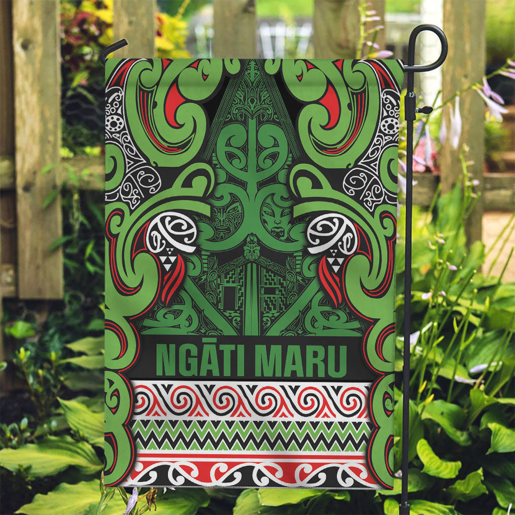 Aotearoa Iwi Ngati Maru Hauraki Garden Flag Maori Wharenui House Tribal Pattern LT9 Garden Flag Green Red - Polynesian Pride