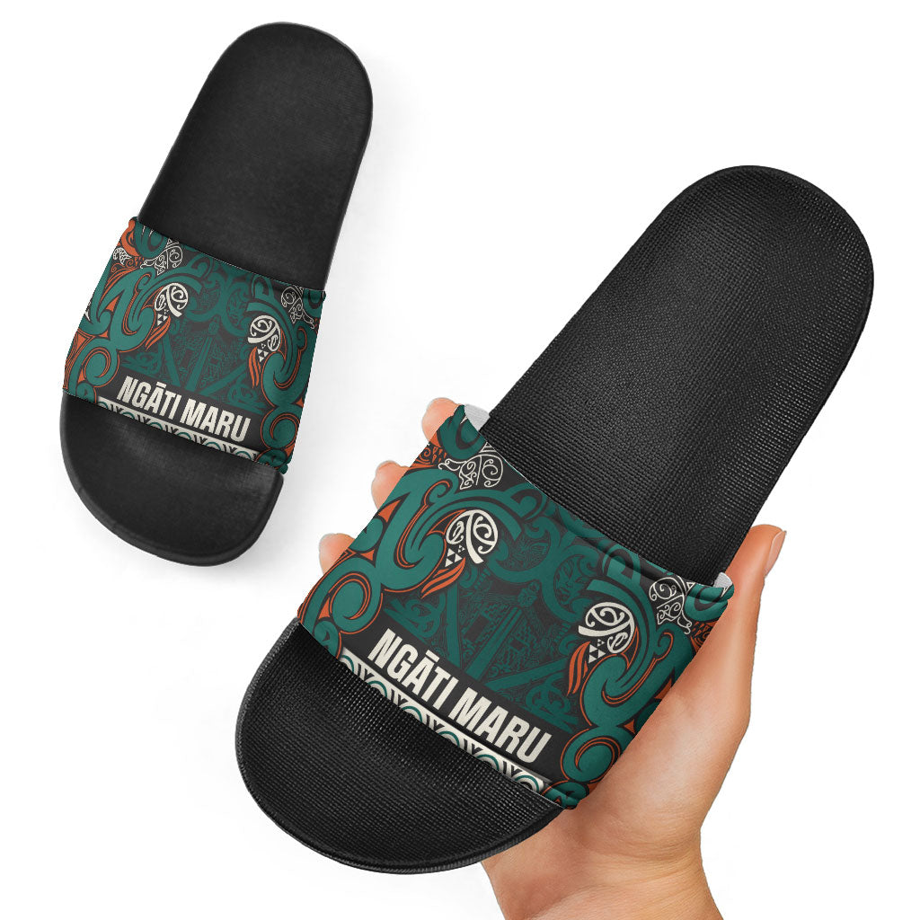 Aotearoa Iwi Ngāti Maru Taranaki Slide Sandals Maori Wharenui House Tribal Pattern LT9 - Polynesian Pride