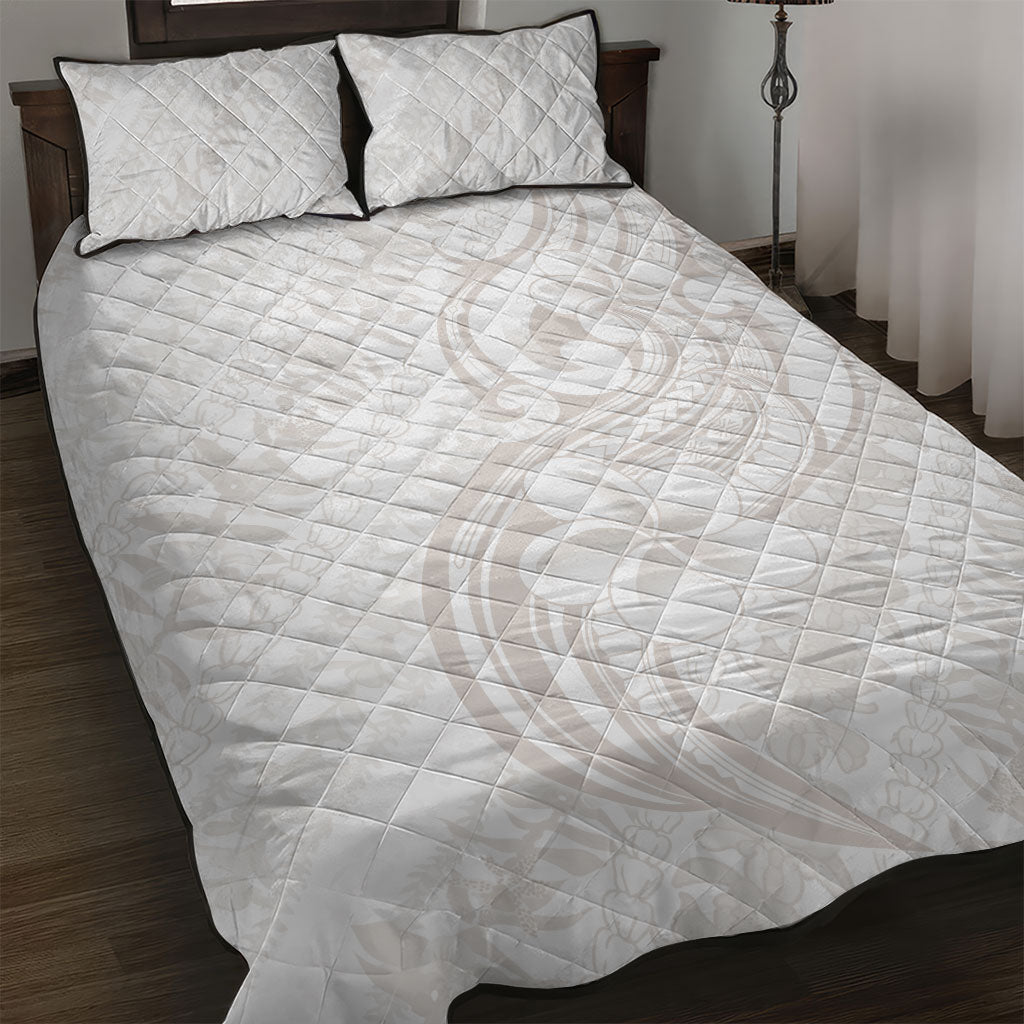Hawaii Plumeria Lokelani Pikake Lei Quilt Bed Set Sandy Beige Polynesian Tattoo