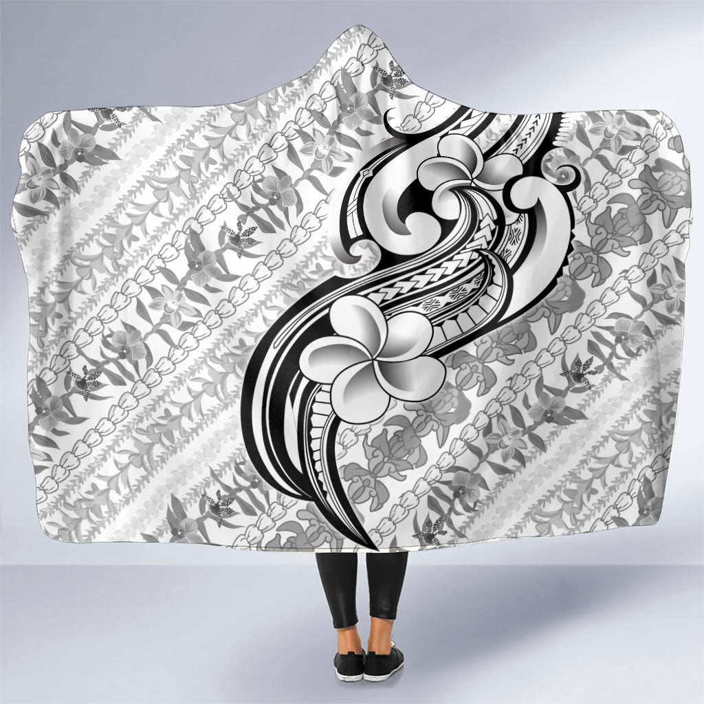 Hawaii Plumeria Lokelani Pikake Lei Hooded Blanket Ele'ele Polynesian Tattoo LT9 One Size Black - Polynesian Pride