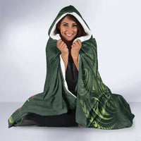 Meri Kirihimete Kakapo Hooded Blanket Green Silver Fern Christmas Vibe LT9 - Polynesian Pride