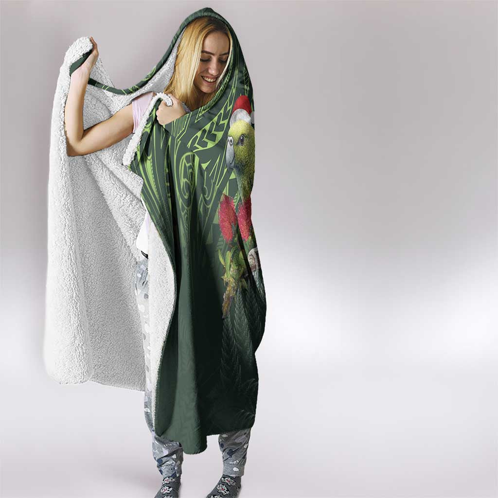 Meri Kirihimete Kakapo Hooded Blanket Green Silver Fern Christmas Vibe LT9 - Polynesian Pride
