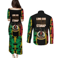 Vanuatu 46th Year Anniversary Couples Matching Puletasi and Long Sleeve Button Shirt Tamtam Slit Drums Long God Yumi Stanap LT9 - Polynesian Pride