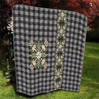 Pauli Hawai'i Palaka Squares Maile Leaf Quilt Flowers Hawaiian Quilt Patterns