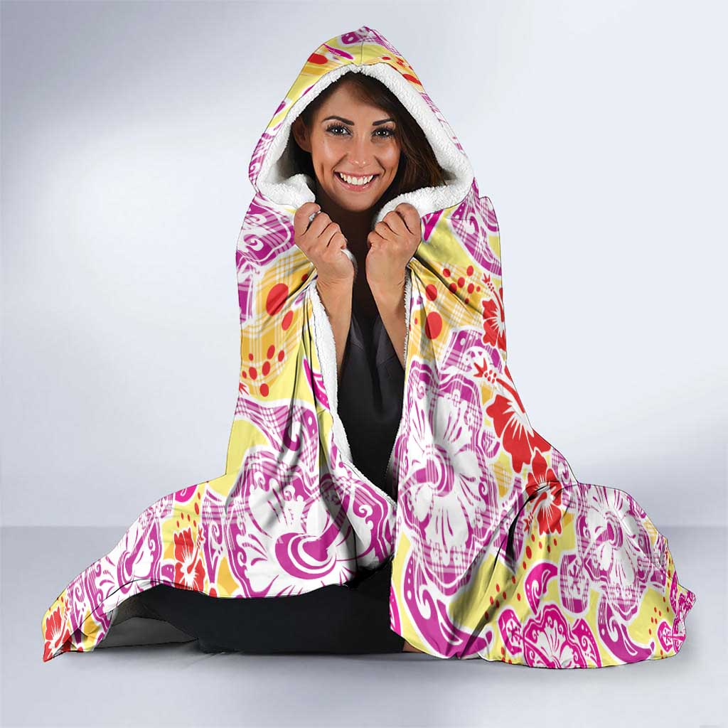 Palaka with Honu and Hibiscus Hooded Blanket Hawaiian Heritage Spirit - Polynesian Pride