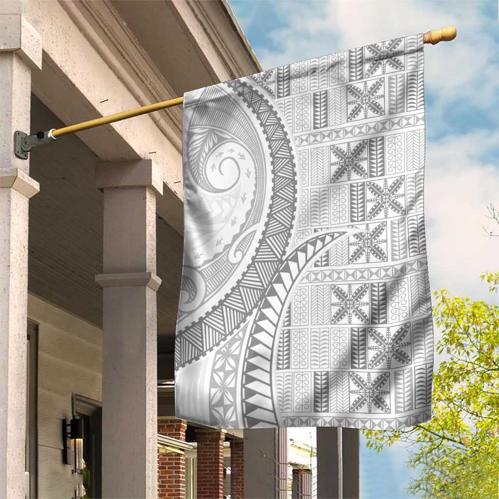 Niue White Sunday Garden Flag Niuean Lotu Tamaiti Hiapo Pattern - Polynesian Pride