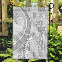 Niue White Sunday Garden Flag Niuean Lotu Tamaiti Hiapo Pattern - Polynesian Pride