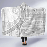 Tokelau White Sunday Hooded Blanket Lotu Tamaiti Ngatu Tokelau Feletoa Manulua - Polynesian Pride