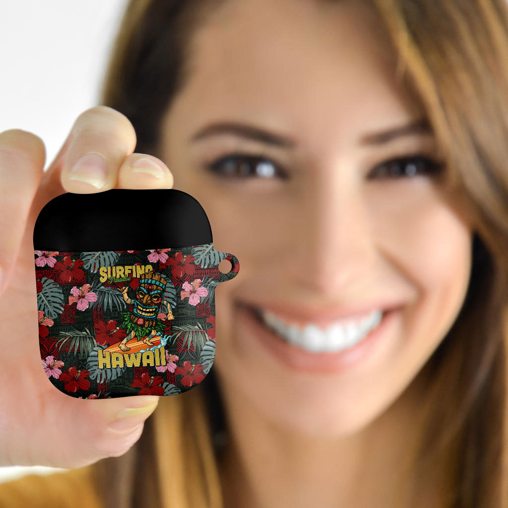 Hawaii Tiki Surfing AirPods Case Mele Kalikimaka i Iulai!