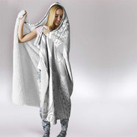 Lotu Tamaiti White Sunday Hooded Blanket Pacific Plumeria Flowers - White Version
