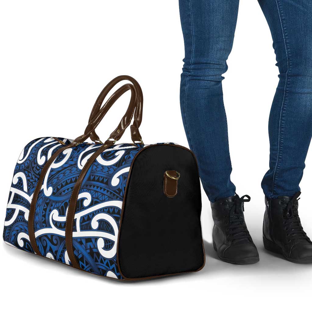 Aotearoa Maori Kowhaiwhai Travel Bag Kikorangi Puhoro and Patiki