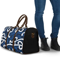 Aotearoa Maori Kowhaiwhai Travel Bag Kikorangi Puhoro and Patiki