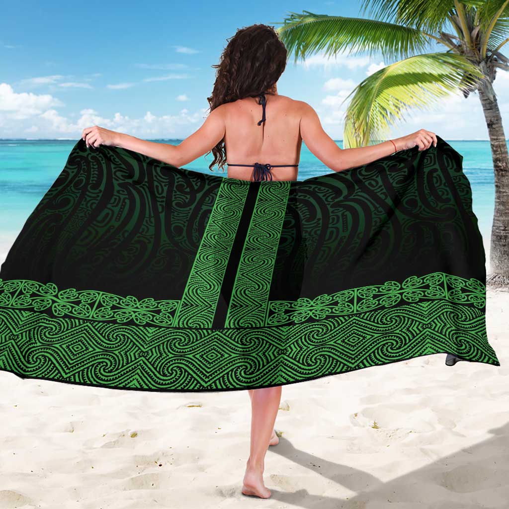 New Zealand Maori Kowhaiwhai Sarong Kakariki Maui and Mangopare