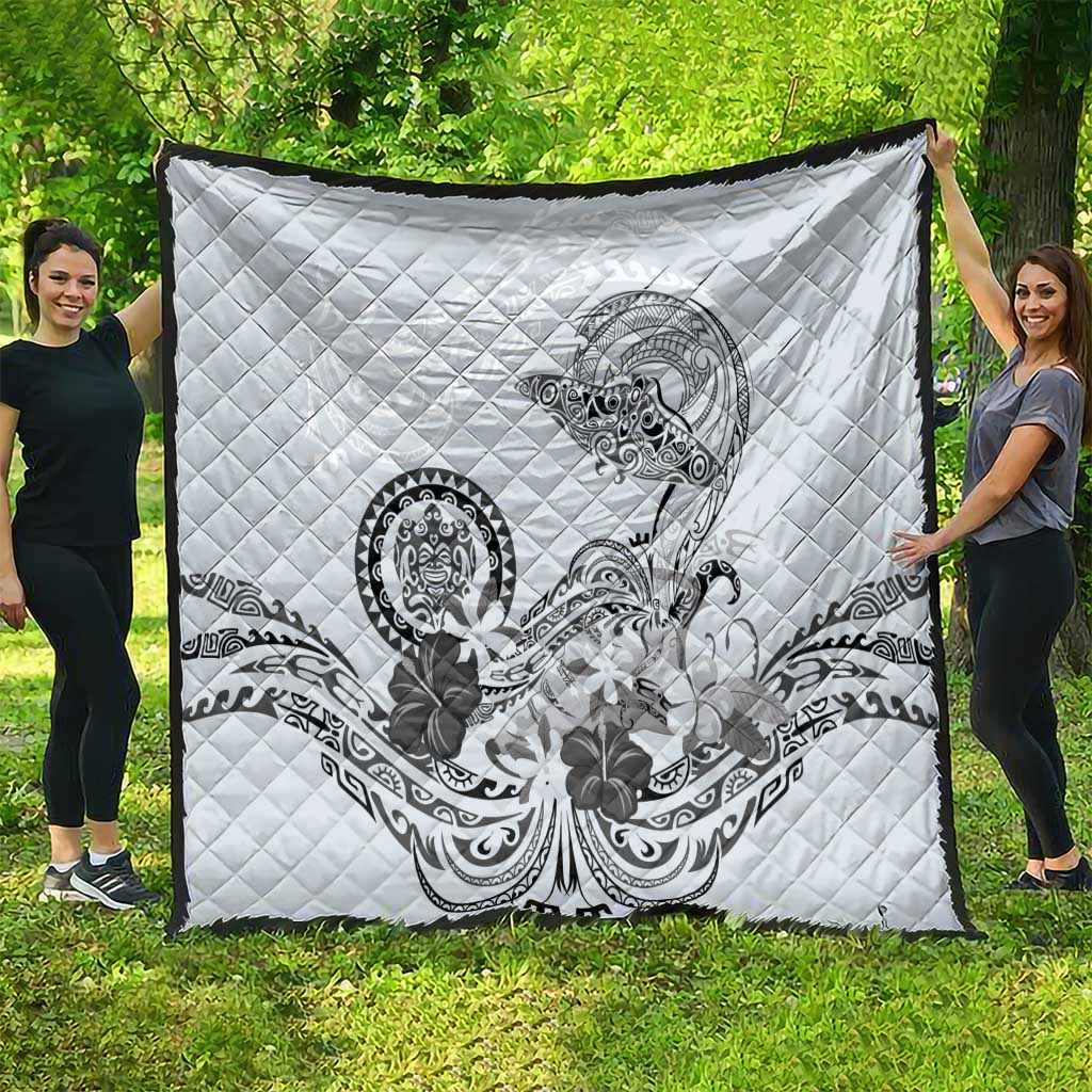 Polynesian Manta Ray Quilt Gray Floral Turtle Tattoo - Polynesian Pride
