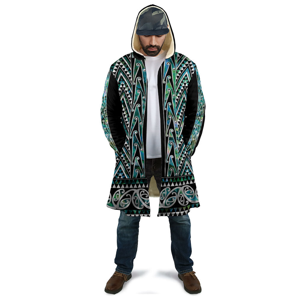 New Zealand Maori Niho Taniwha Cloak Papua Shell - Mangopare Puhoro Pattern