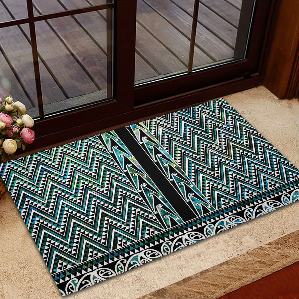 New Zealand Maori Niho Taniwha Rubber Doormat Papua Shell - Mangopare Puhoro Pattern