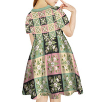 Seamless Pattern Maile and Pikake Lei Kid Short Sleeve Dress Squares Maile Leaf LT9 - Polynesian Pride