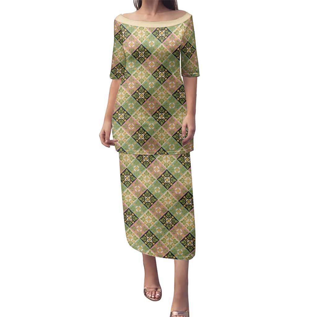 Seamless Pattern Puakenikeni and Kalo Family Matching Puletasi and Hawaiian Shirt - Polynesian Pride